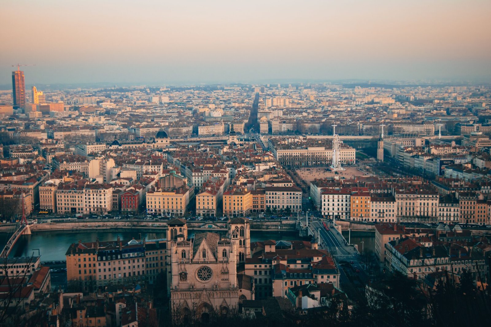 image article référencement local entreprise lyon pour DICREA